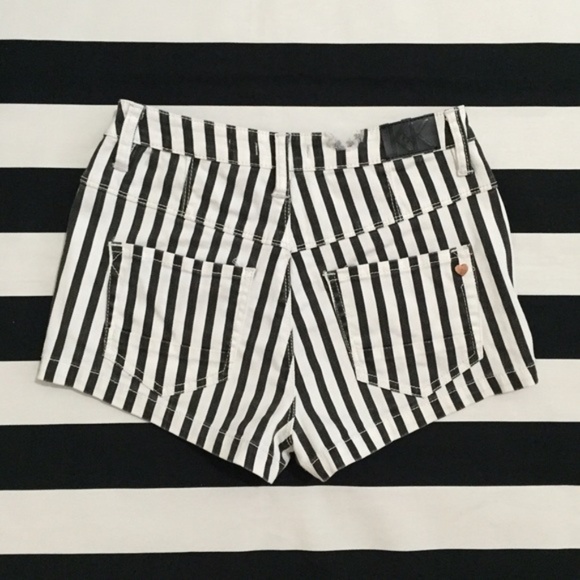 Kendall & Kylie High-rise Striped Jean Shorts - Picture 2 of 4